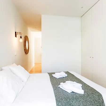W/ Pool, Ac & Patio By Lovelystay Apartment