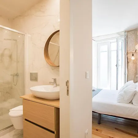 Apartment W/ Pool, Ac & Patio By Lovelystay