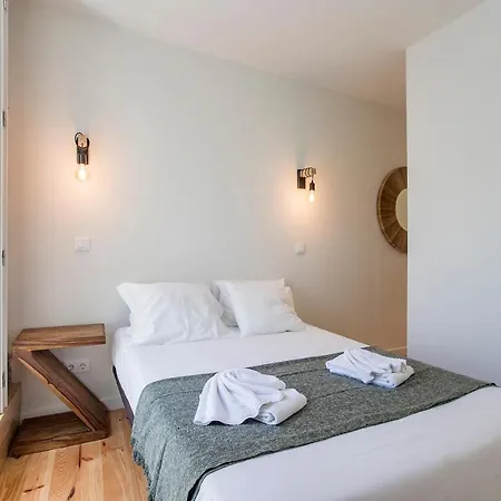 Apartment W/ Pool, Ac & Patio By Lovelystay *