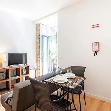 Apartamento W/ Pool, Ac & Patio By Lovelystay *